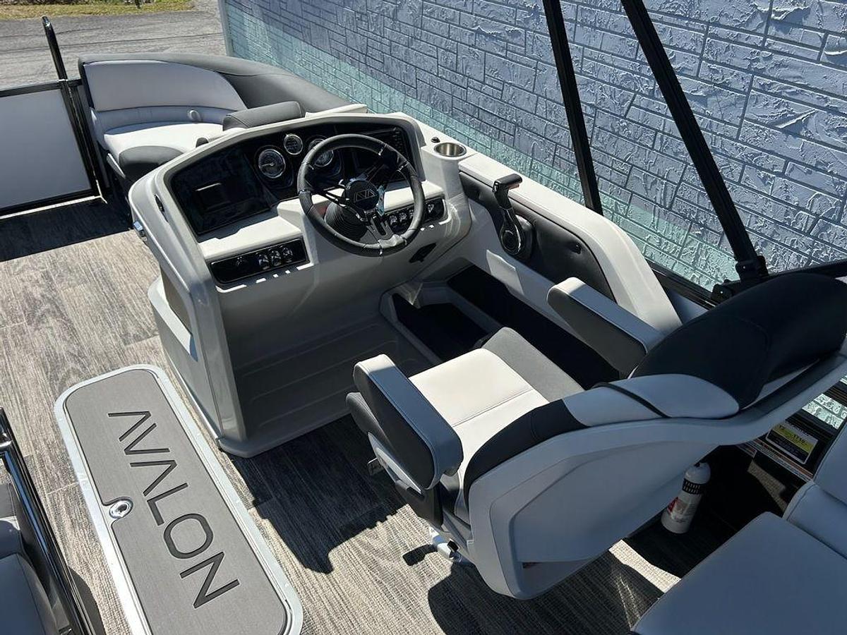 2025 Avalon 2185 LSZ Quad Lounger Shift