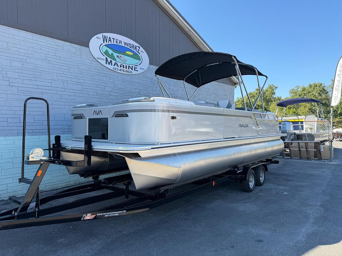 2027 AVALON 2585 VENTURE 85 QUAD LOUNGER