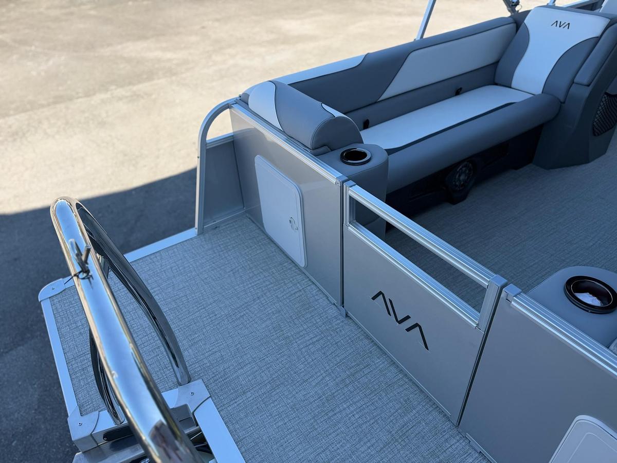 2027 AVALON 2585 VENTURE 85 QUAD LOUNGER