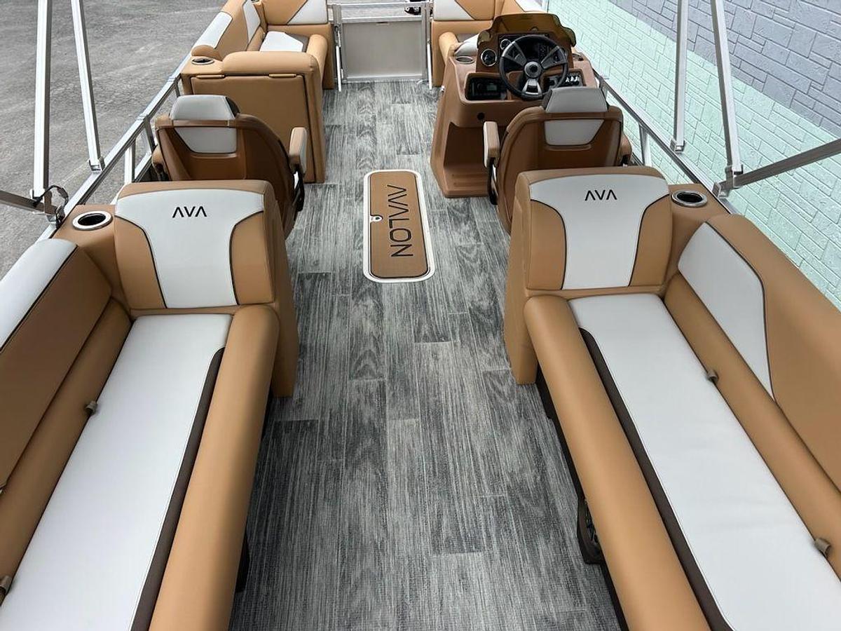 2025 Avalon Venture 2380 Quad Lounger