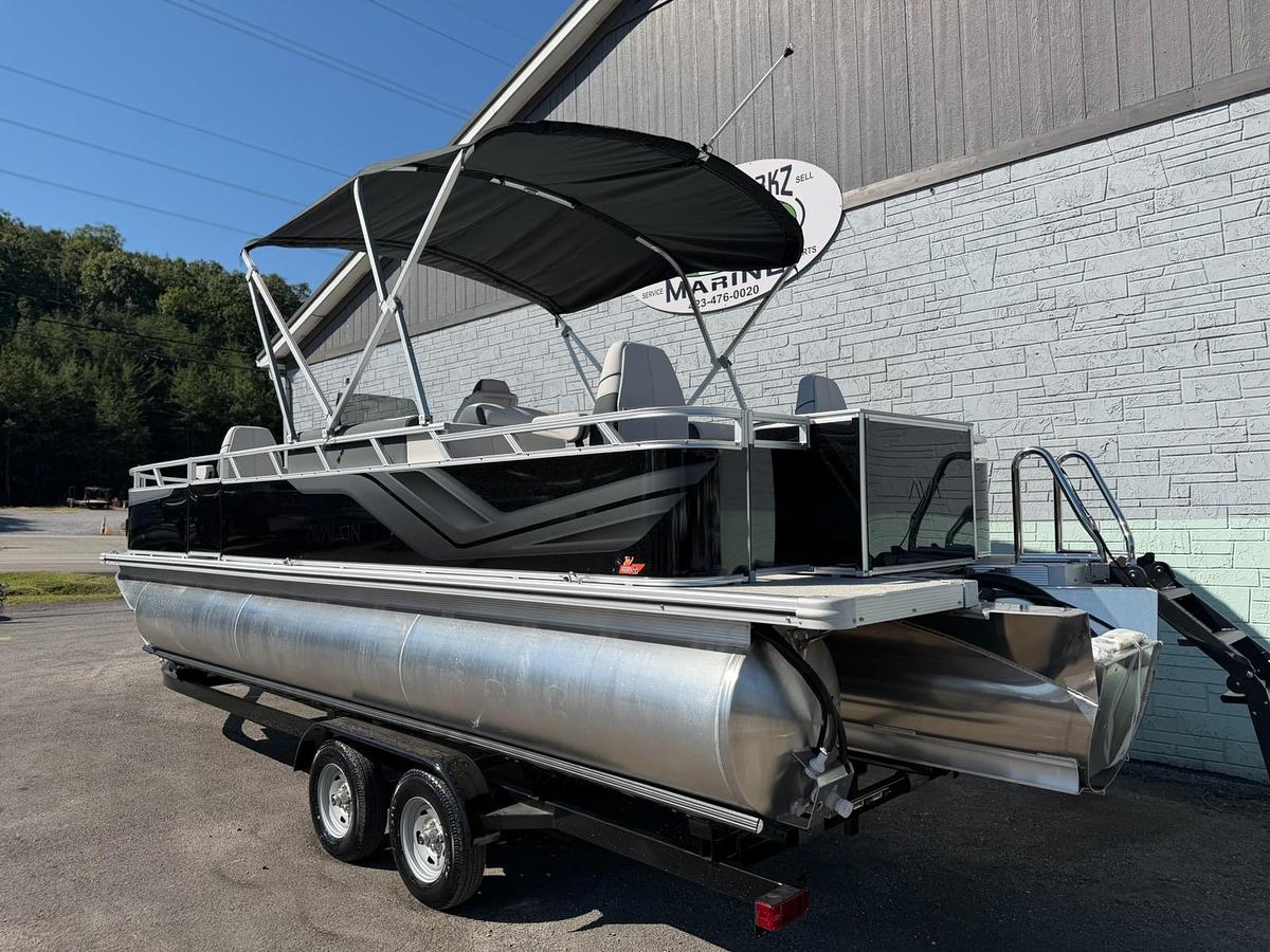 2027 AVALON 2385 VENTURE 85 CENTER FISH