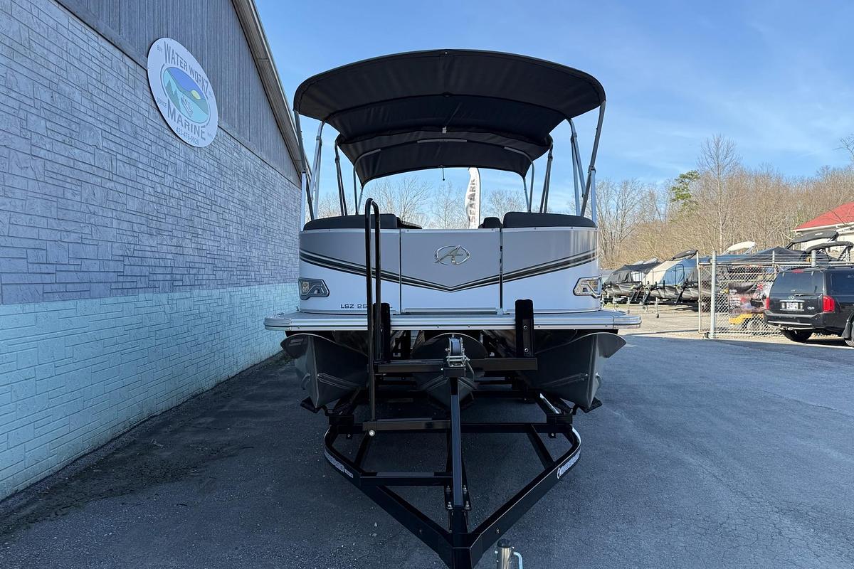 Used 2024 Avalon LSZ Quad Lounge - 25'