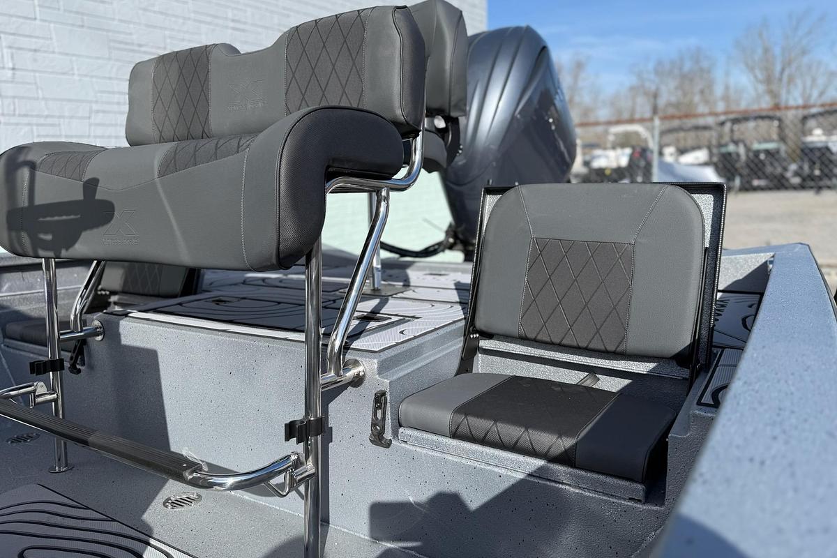 2026 Xpress H20B Bay