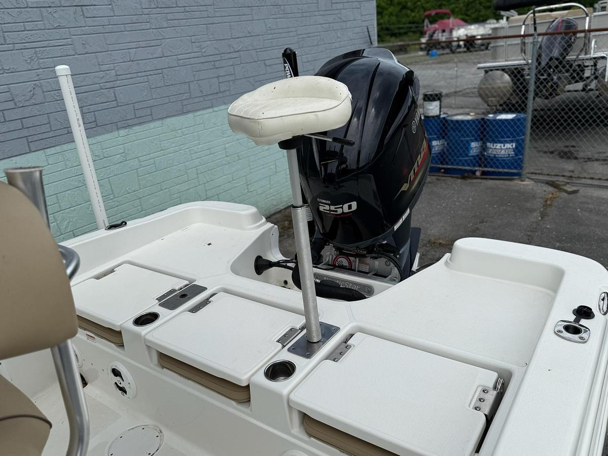 2019 NAUTIC STAR 231 HYBRD CC