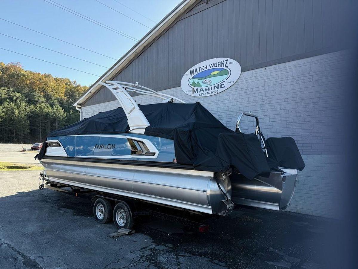 2026 Avalon 2585 Excalibur LTD Flex Windshield