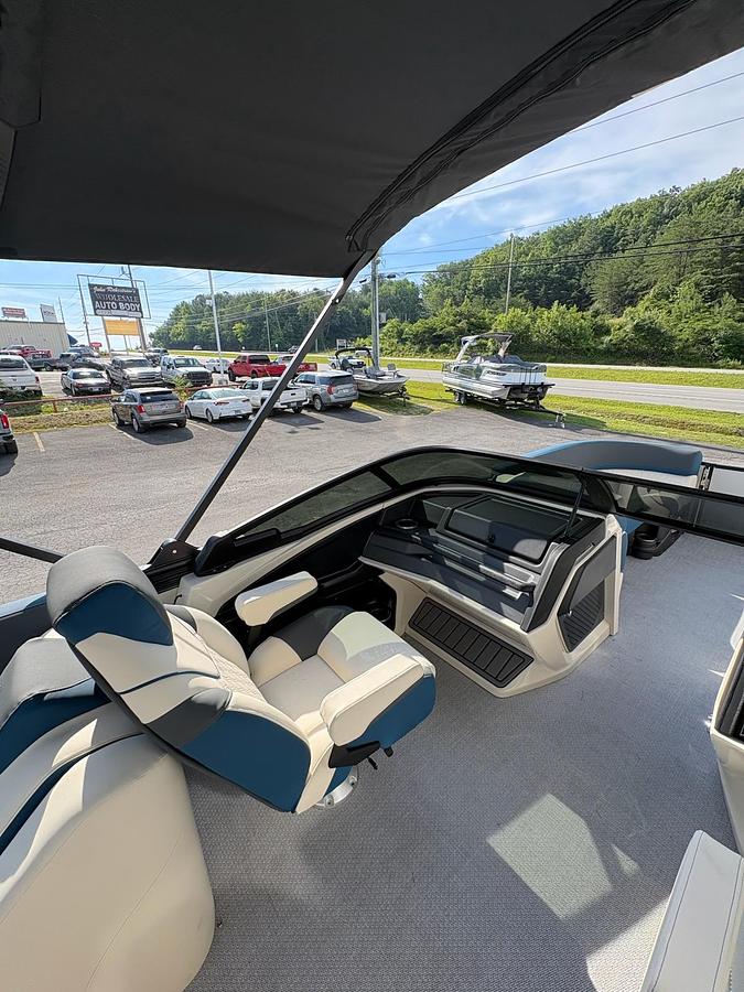 2026 AVALON 2585 CATALINA QUAD LOUNGER WINDSHIELD
