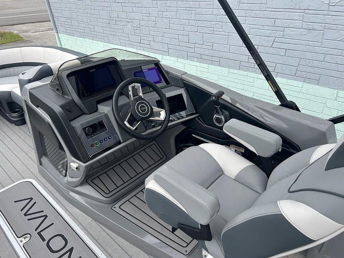 2025 Avalon 2385 Catalina VRB