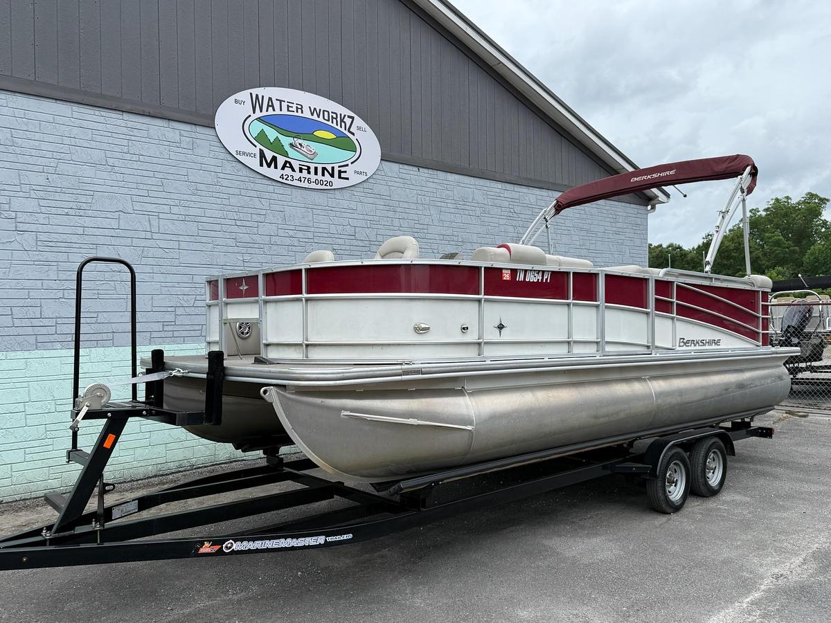 Used 2018 BERKSHIRE 23SF STS