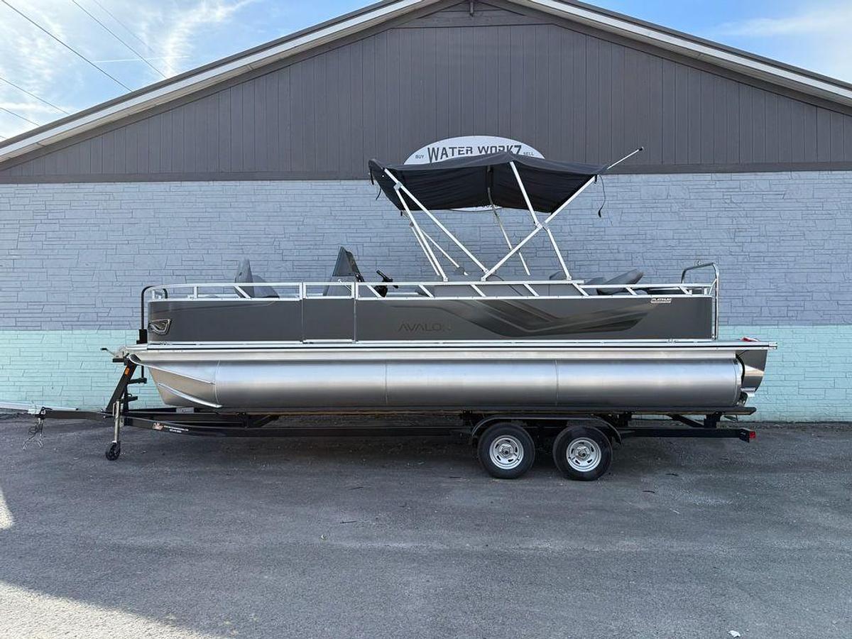 2026 Avalon 2385 Venture 85 Center Fish