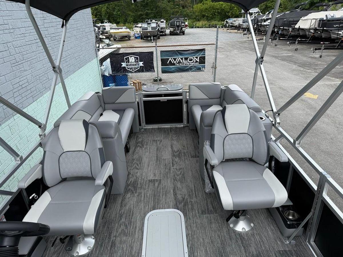 2025 Avalon Venture Quad Lounger 2180