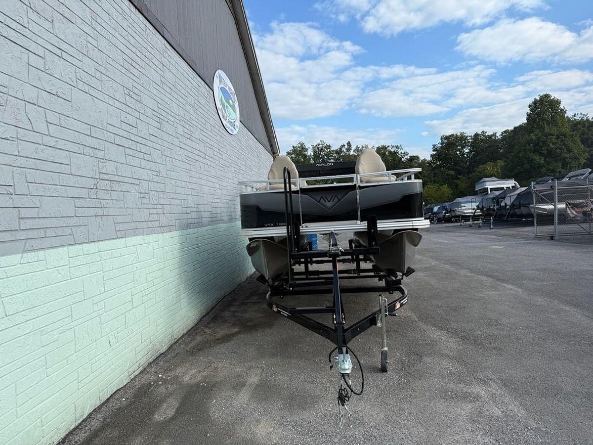 2025 Avalon VTX 19' Quad Fish