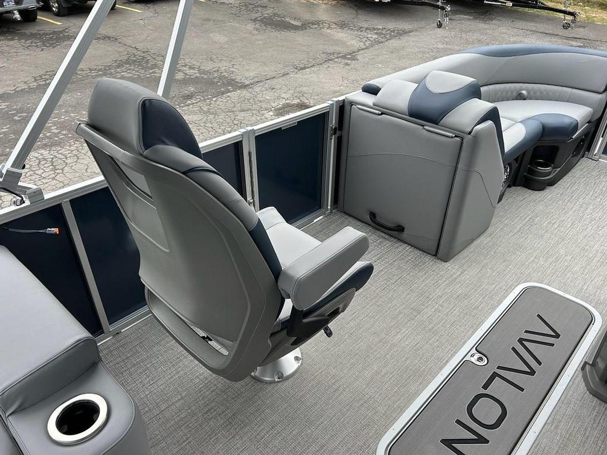 2025 Avalon 2385 LSZ Quad Lounger Shift