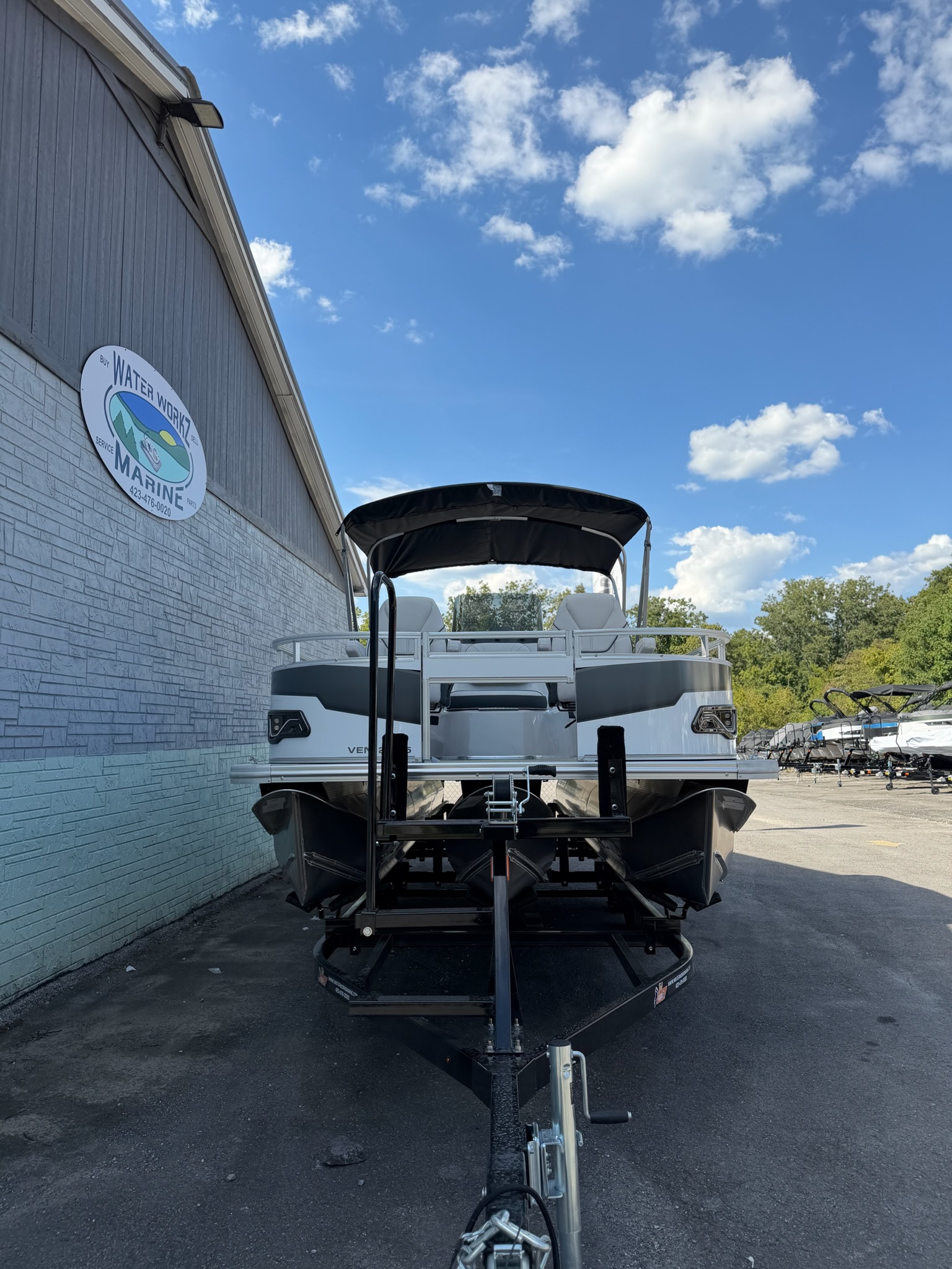 2027 AVALON 2385 VENTURE 85 CENTER FISH