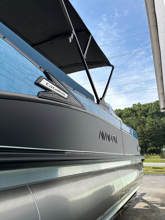 2026 AVALON 2585 CATALINA QUAD LOUNGER WINDSHIELD