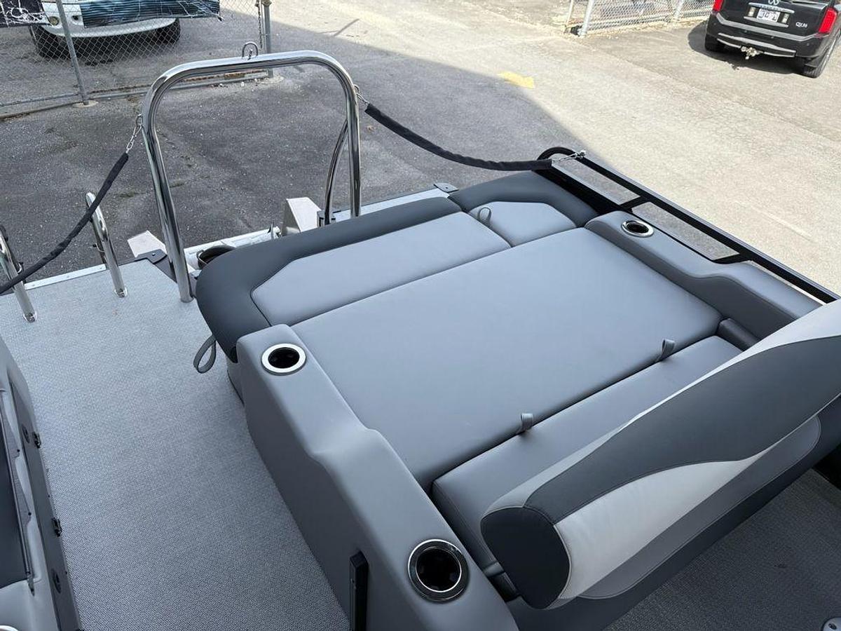 2026 Avalon 2385 LSZ Entertainer