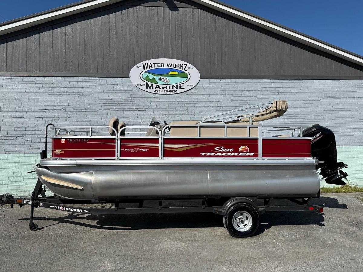 Used 2023 SunTracker Bass Buggy 18DLX