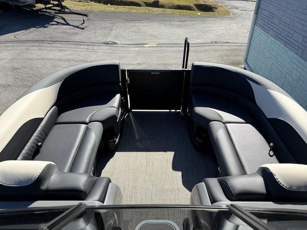 2026 Avalon 2385 LSZ VRB Windshield