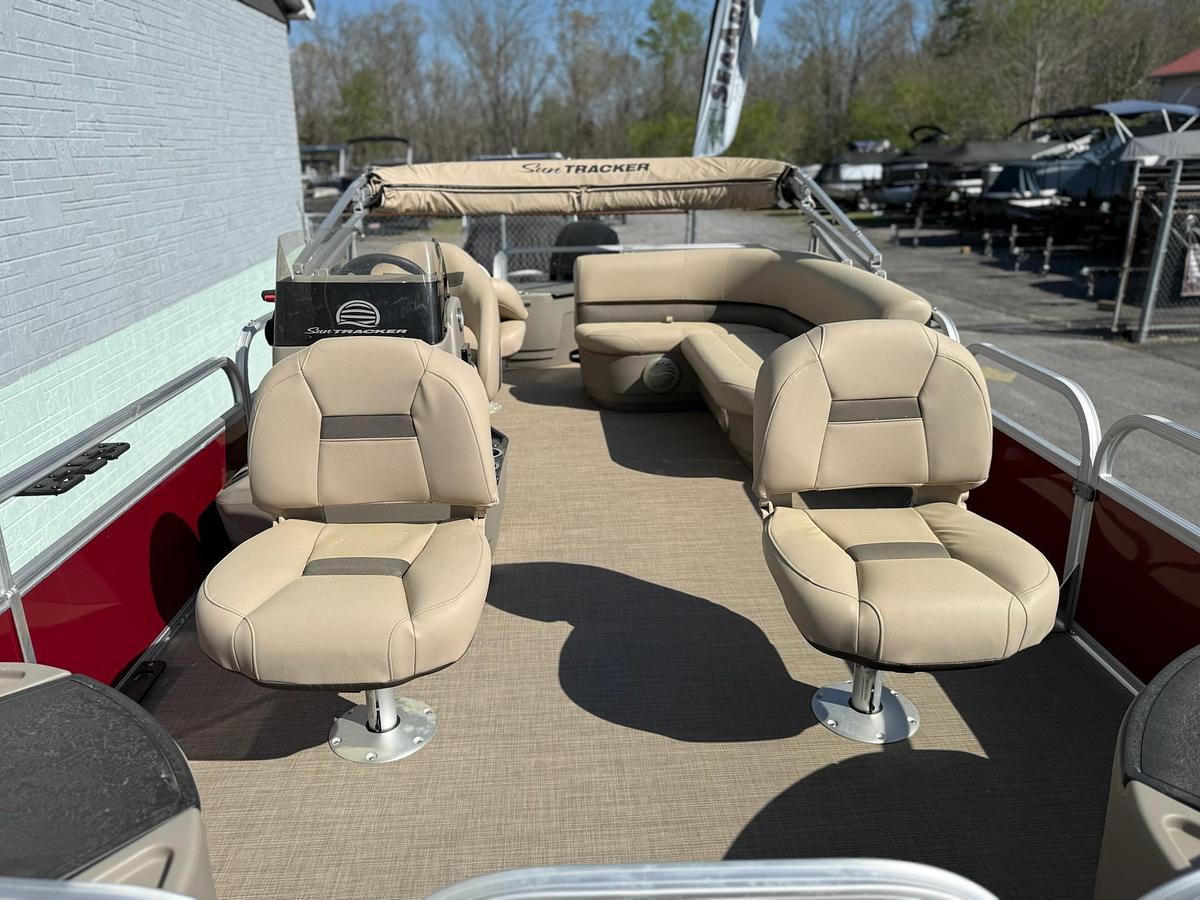 Used 2023 SunTracker Bass Buggy 18DLX