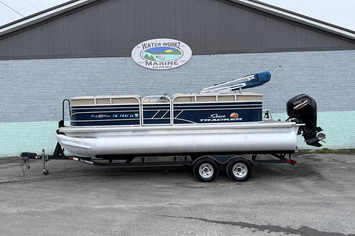 Used 2020 Sun Tracker Party Barge 20 DLX