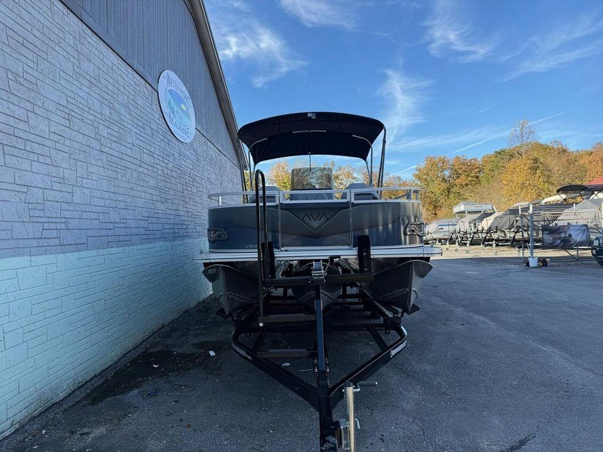 2026 Avalon 2385 Venture 85 Center Fish