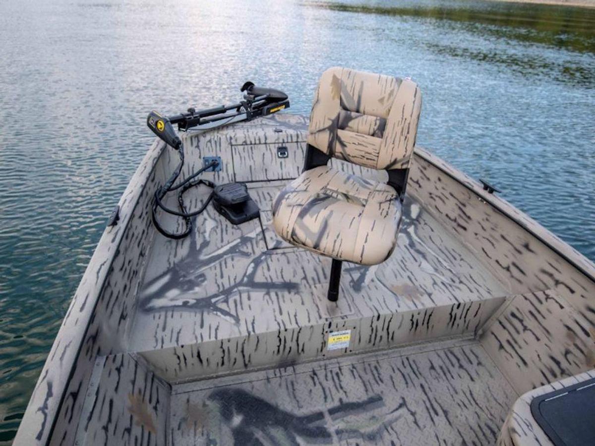 2025 SeaArk Shadow 19 v Side Console