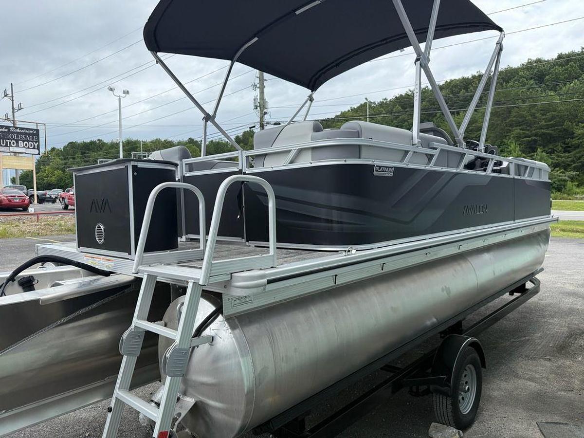 2025 Avalon Venture Quad Lounger 2180