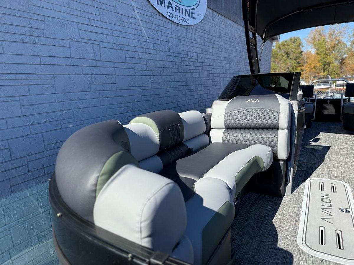 2026 Avalon 2385 Catalina QLS Windshield