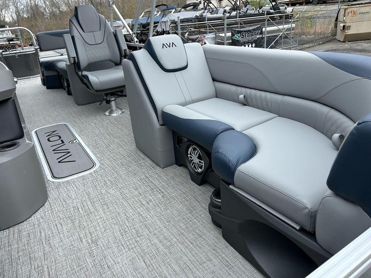 2025 Avalon 2385 LSZ Quad Lounger Shift