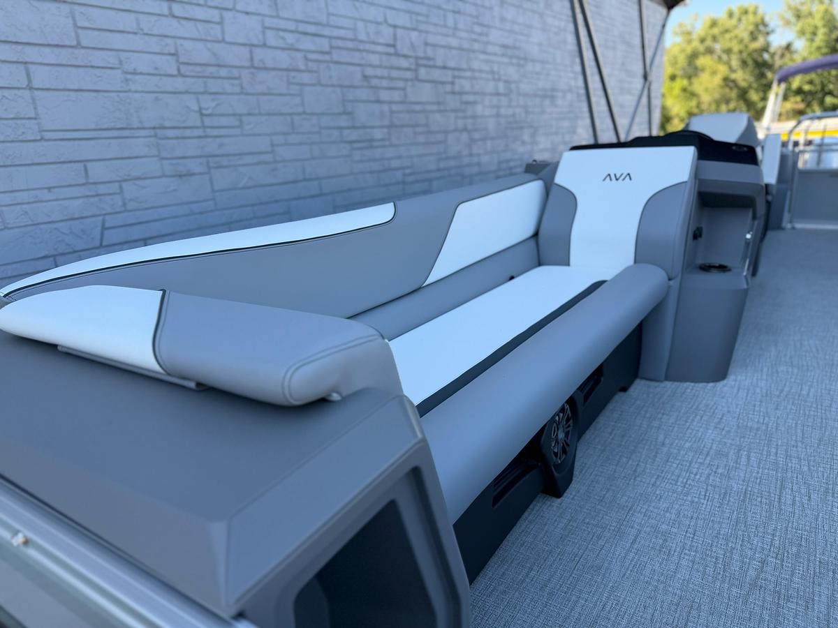 2027 AVALON 2585 VENTURE 85 QUAD LOUNGER