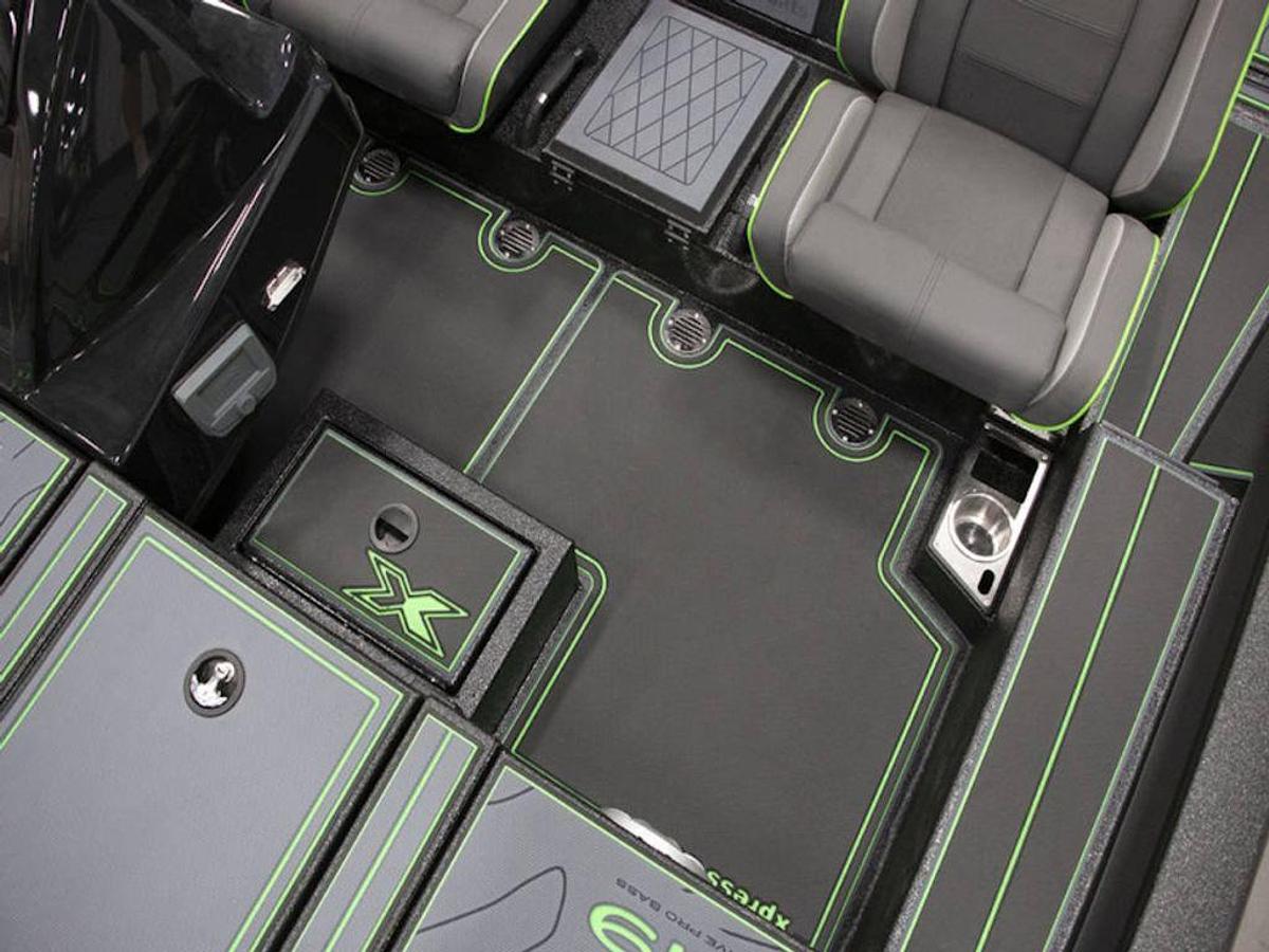 2025 Xpress Boats X19 Pro Base