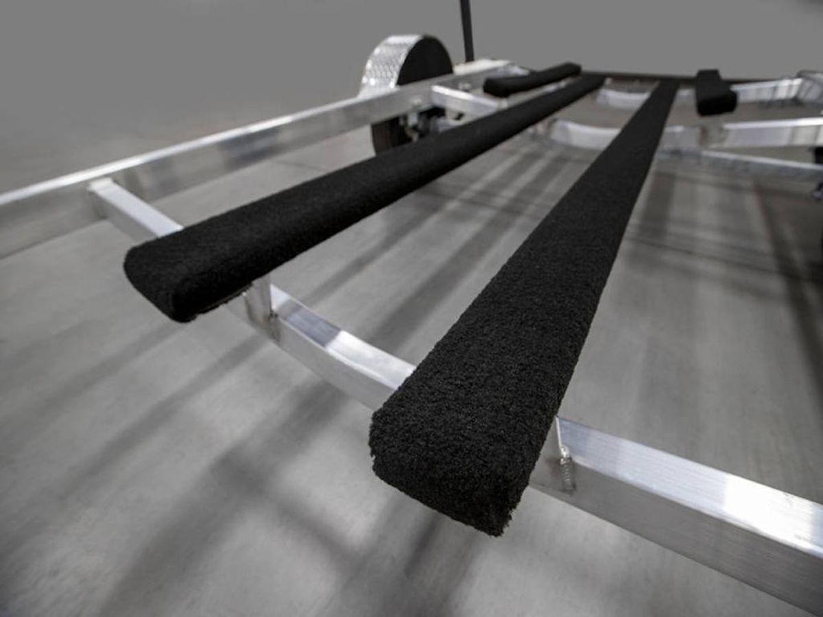 2025 Xpress Boats AW24 Base