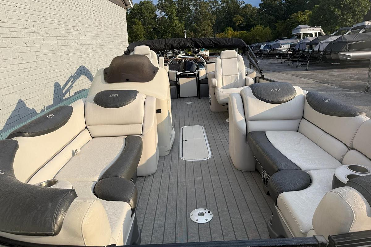 Used 2020 Avalon 2385 Catalina Quad Lounger