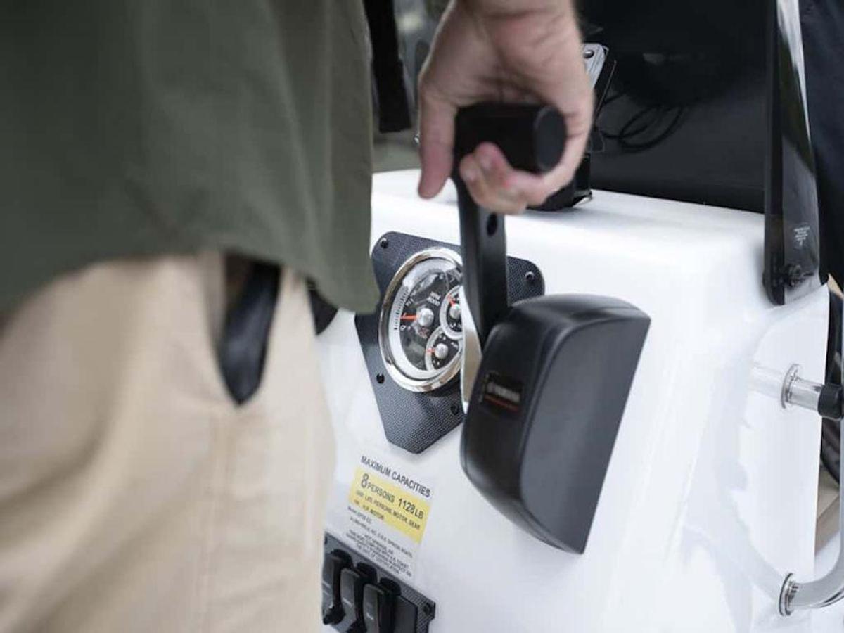 2025 Xpress Boats XP20CC Base