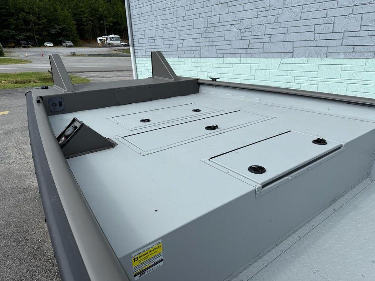 2025 SeaArk 2472 Workhorse 240