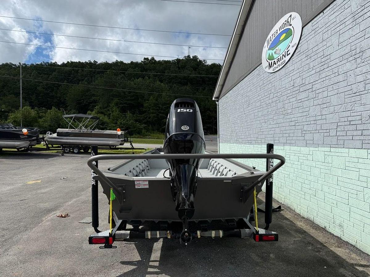 2025 SeaArk 2472 Workhorse 240