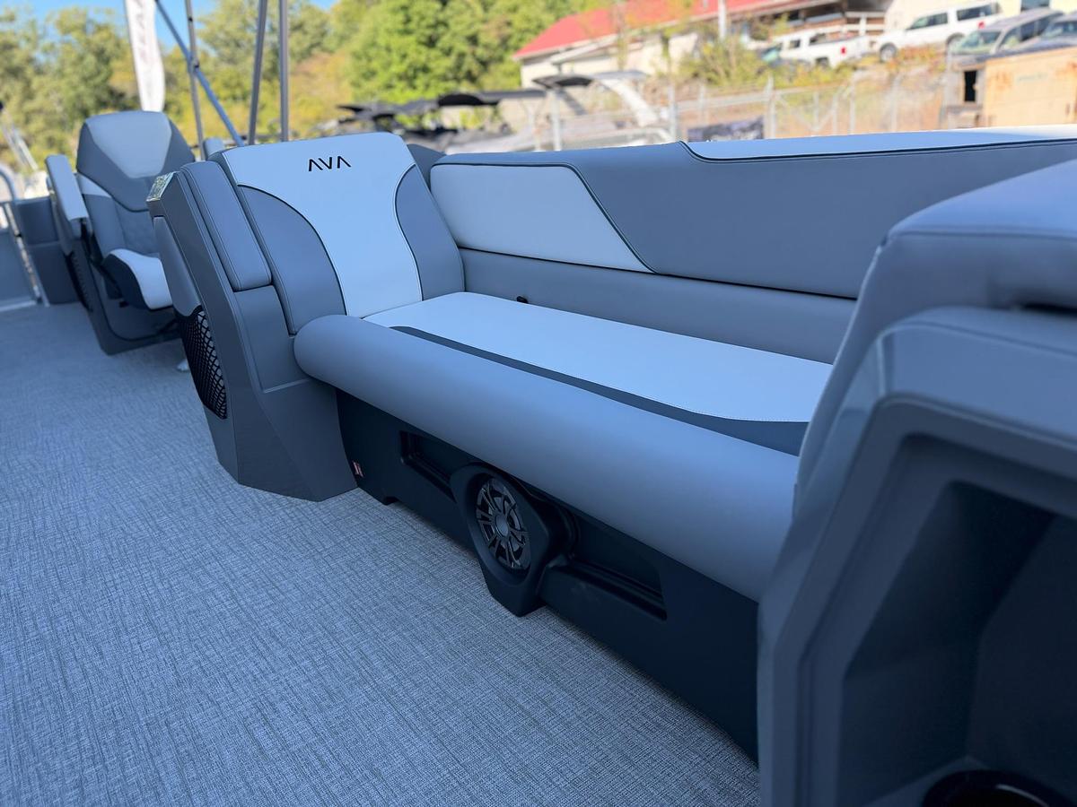 2027 AVALON 2585 VENTURE 85 QUAD LOUNGER
