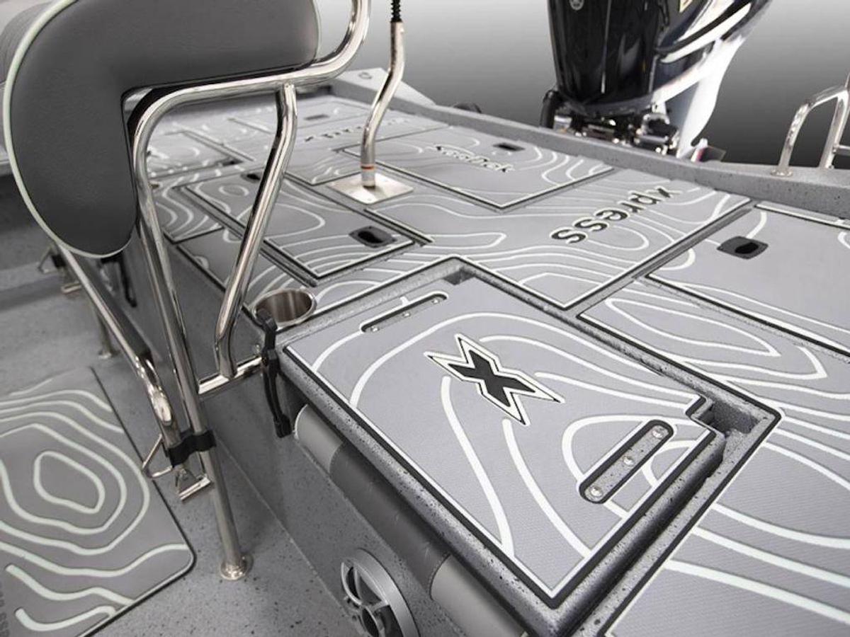 2025 Xpress Boats X23B Base