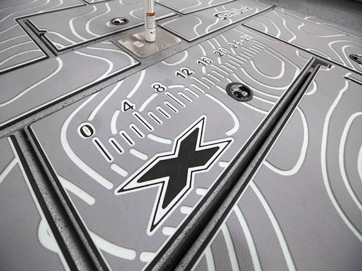 2025 Xpress Boats X23B Base