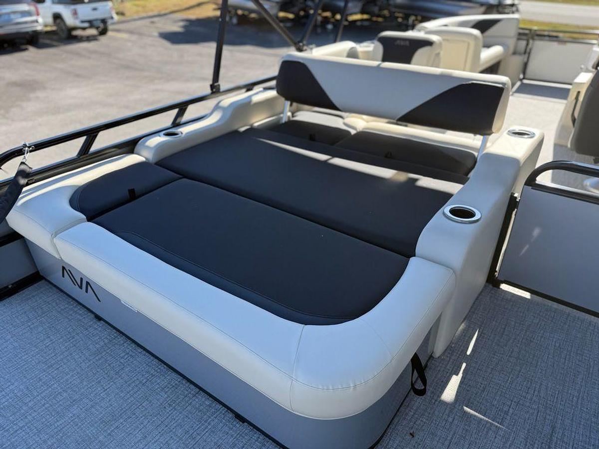 2026 Avalon Venture 85 VRB