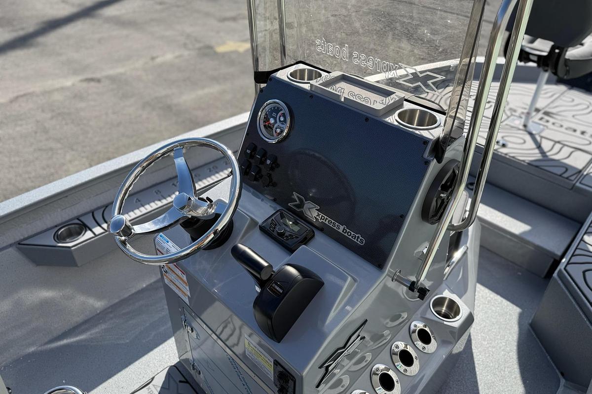 2026 Xpress H20B Bay