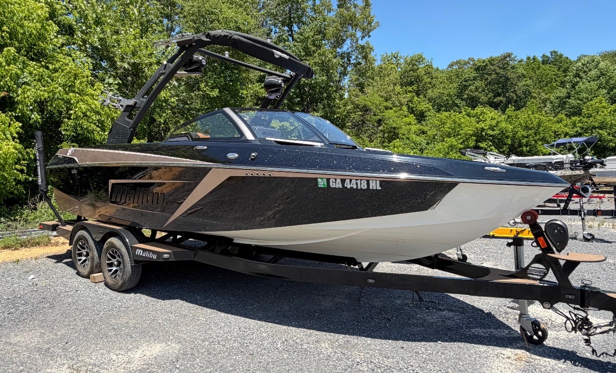 Used 2020 Malibu Wakesetter 23LSV