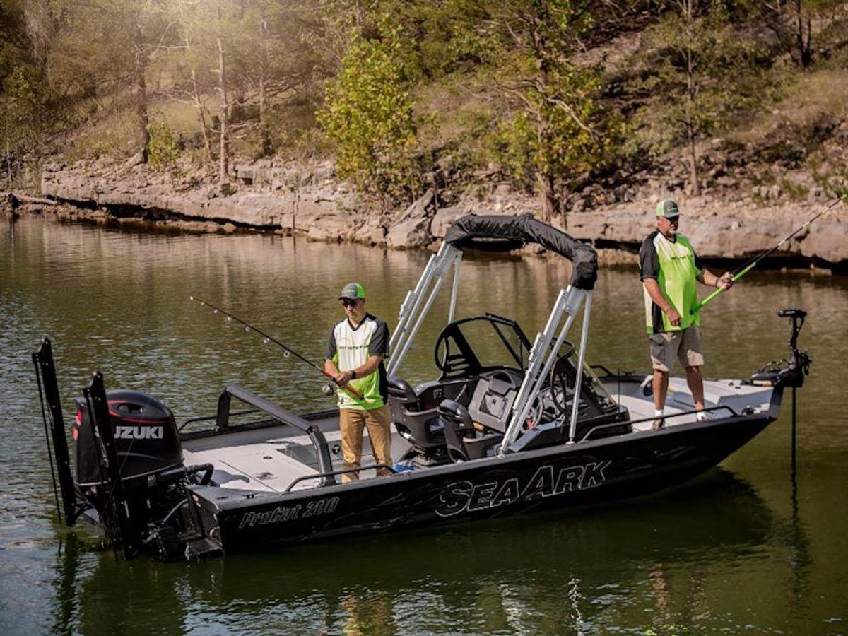2025 SeaArk ProCat 200 Base