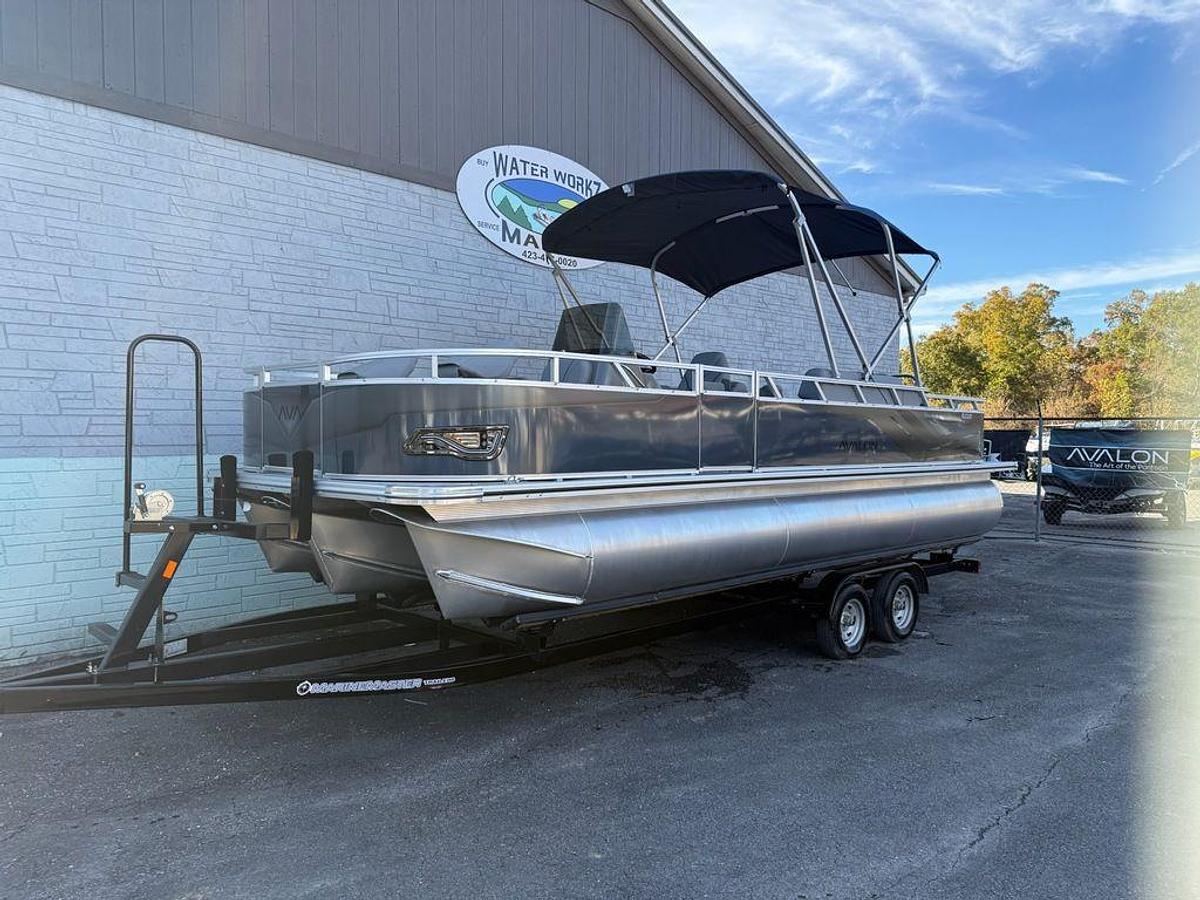 2026 Avalon 2385 Venture 85 Center Fish