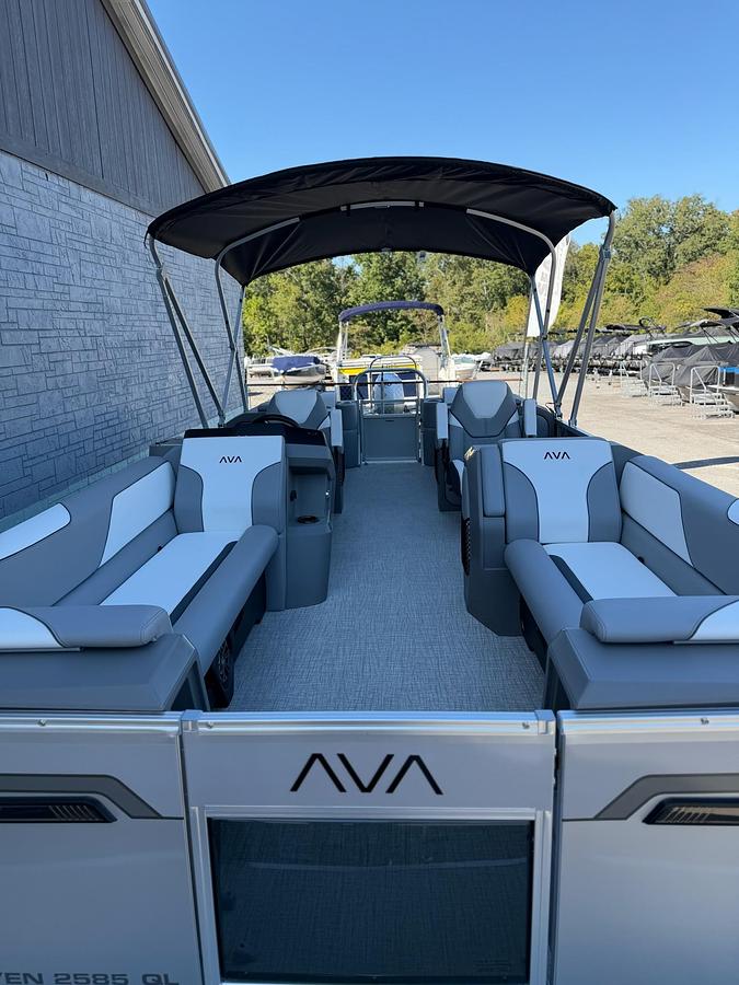 2027 AVALON 2585 VENTURE 85 QUAD LOUNGER