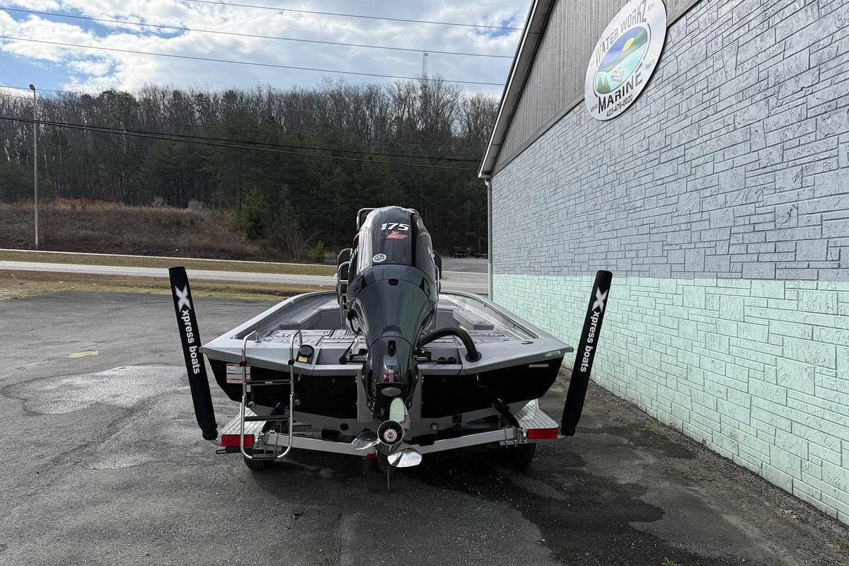 2026 Xpress H22B Bay