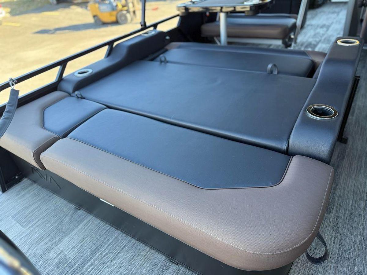 2026 Avalon 2585 LSZ Entertainer