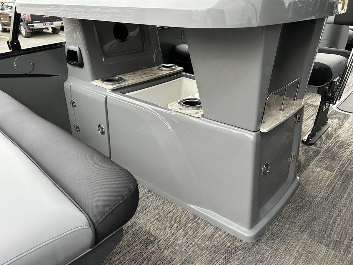 2025 Avalon 2585 Catalina Entertainer