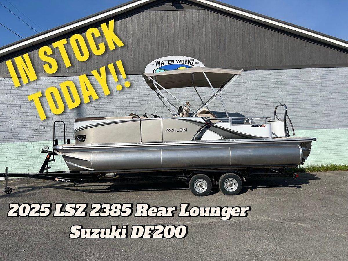 2025 Avalon 2385 LSZ Rear Lounger