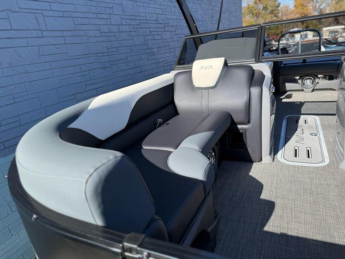 2026 Avalon 2385 LSZ VRB Windshield