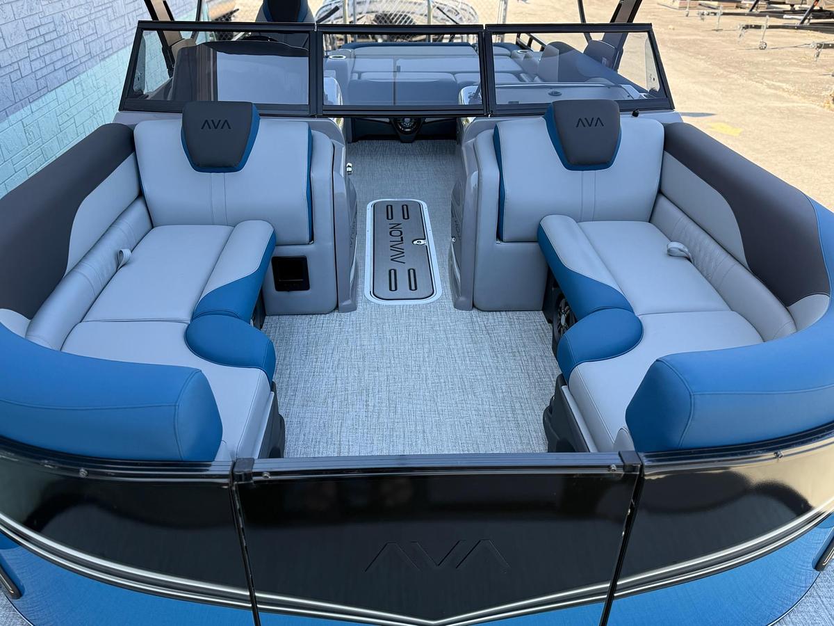 2026 AVALON 2385 LSZ VRB WINDSHIELD